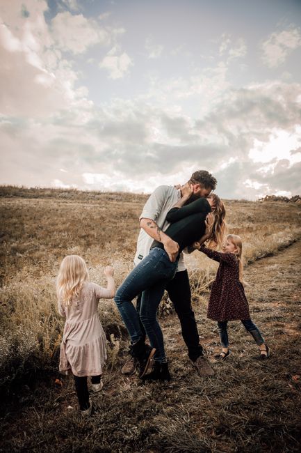 The Sweet Love Story of Brett Eldredge and His Wife, Sarah