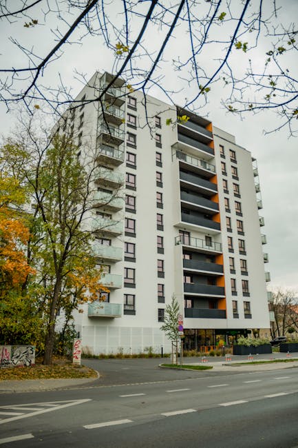 A Complete Guide to Living on Chwałinska: Transport, Rent & Vibe