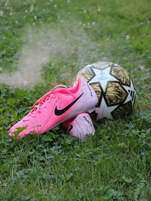 Pink Cleats World Cup: The Rise of Neon Fashion on the Pitch